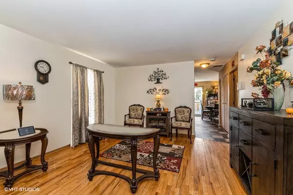 1217 W 109th ST, Chicago, IL 60643