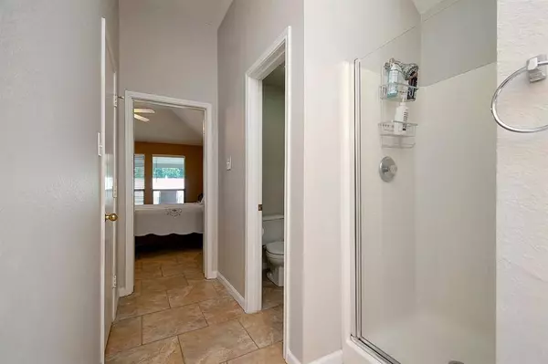 2315 Eden Green Drive, Arlington, TX 76001