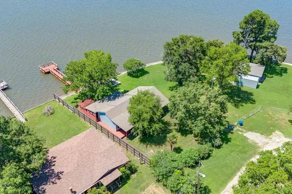 218 Sailfi State Highway Drive, Mabank, TX 75156