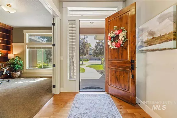 5867 N Saguaro Hills Place, Meridian, ID 83646