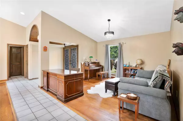 209 S LAKESHORE DR, Ocoee, FL 34761