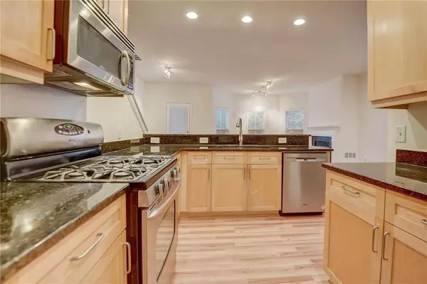 5941 Brookside Oak CIR, Norcross, GA 30093