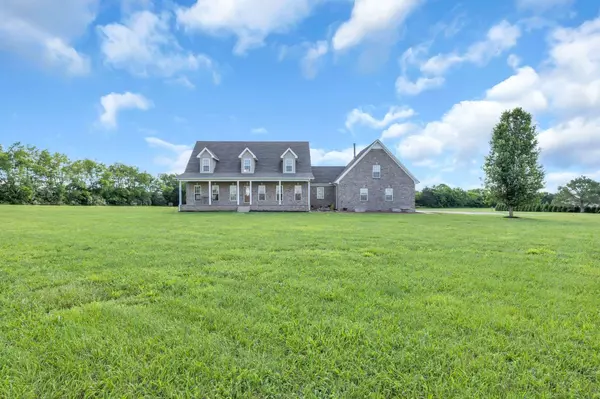 4935 Smiley Rd, Chapel Hill, TN 37034