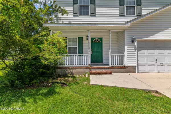 301 Winners Circle S, Jacksonville, NC 28546