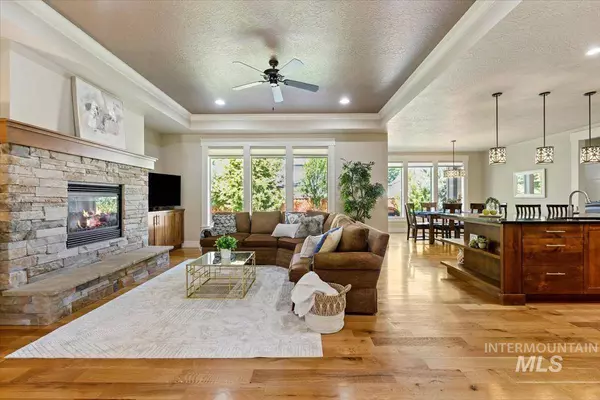 5867 N Saguaro Hills Place, Meridian, ID 83646