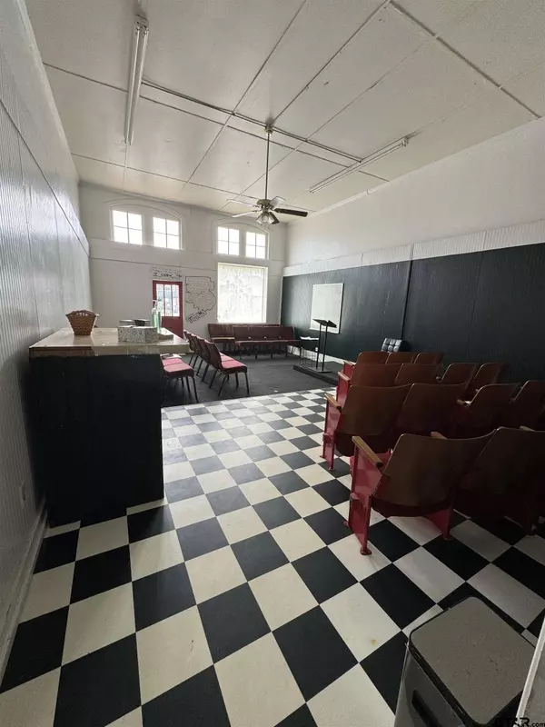 129 W Duval St, Troup, TX 75789