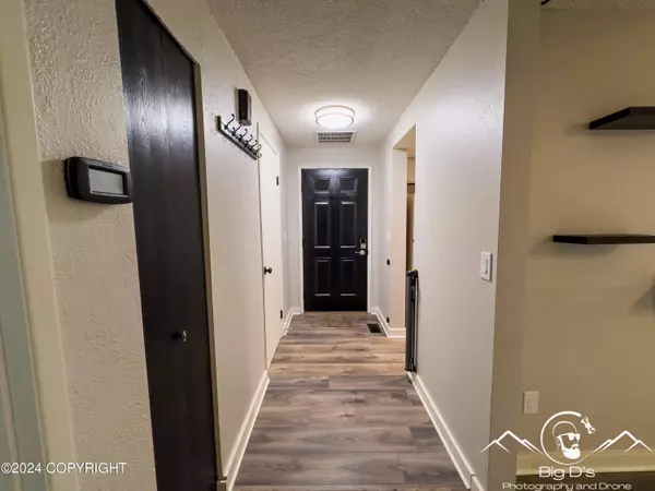 10283 Jamestown DR i-803, Anchorage, AK 99507