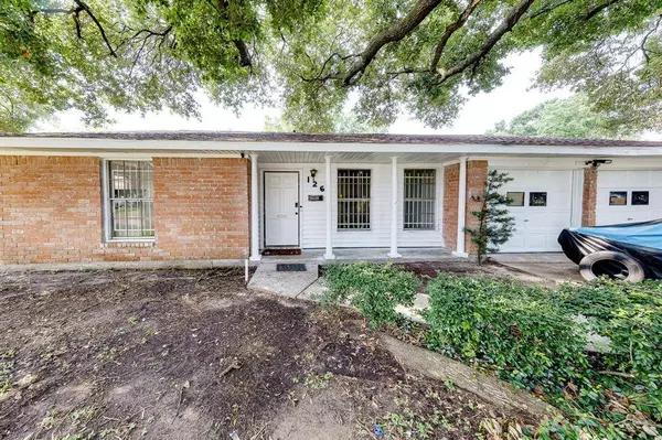 126 Outlook DR, Houston, TX 77034