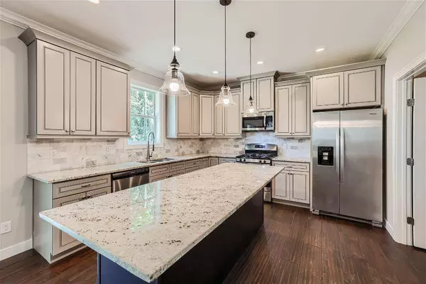 16280 Westgate LN, Eden Prairie, MN 55344