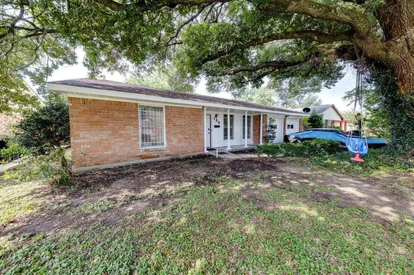 126 Outlook DR, Houston, TX 77034