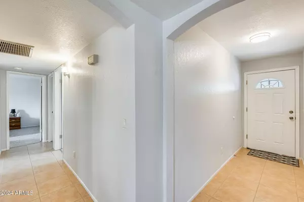 709 N RENNICK Drive, Apache Junction, AZ 85120