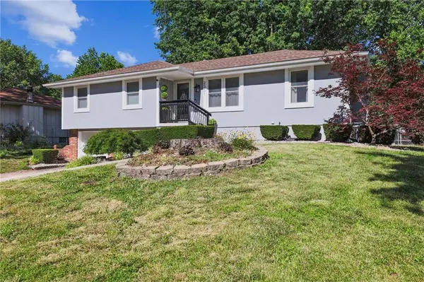 2301 S Park AVE, Oak Grove, MO 64075