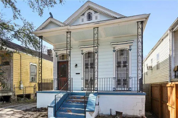 2018 ELYSIAN FIELDS AVE, New Orleans, LA 70117