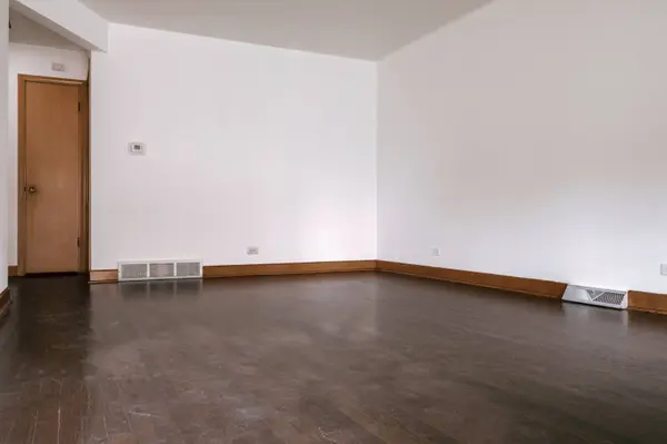 7244 W Cullom Avenue, Norridge, IL 60706