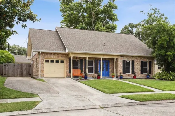 5620 OXFORD PL, New Orleans, LA 70131