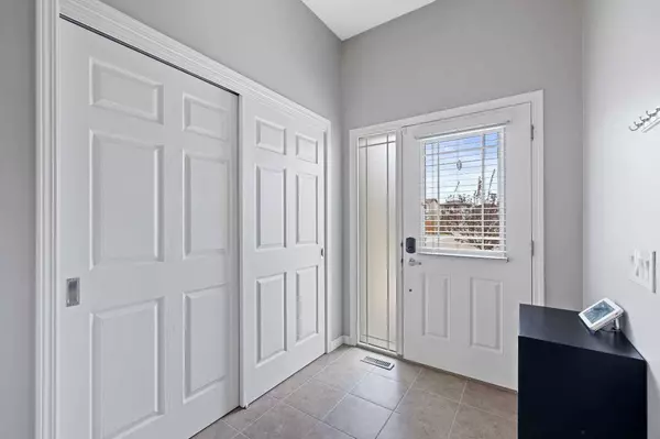 70 Hillcrest SQ SW, Airdrie, AB T4B 4H9