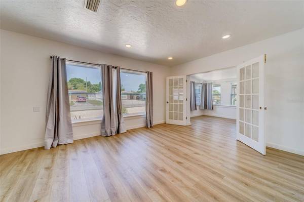 4911 ELDORADO DR, Tampa, FL 33615