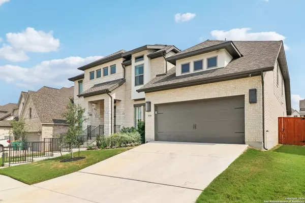 9046 IMPOSING OAK, San Antonio, TX 78255-3382