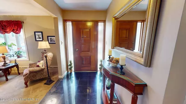 78 Merrick AVE, Staten Island, NY 10301