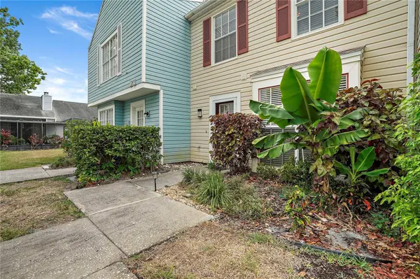 16130 RAMBLING VINE DR E, Tampa, FL 33624