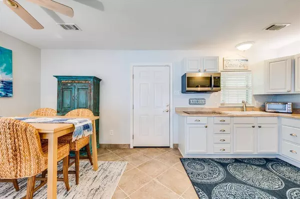 218 Sailfi State Highway Drive, Mabank, TX 75156