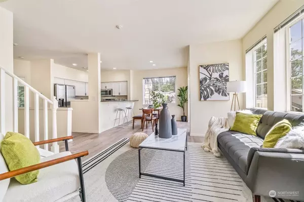 18630 NE 55th WAY, Redmond, WA 98052