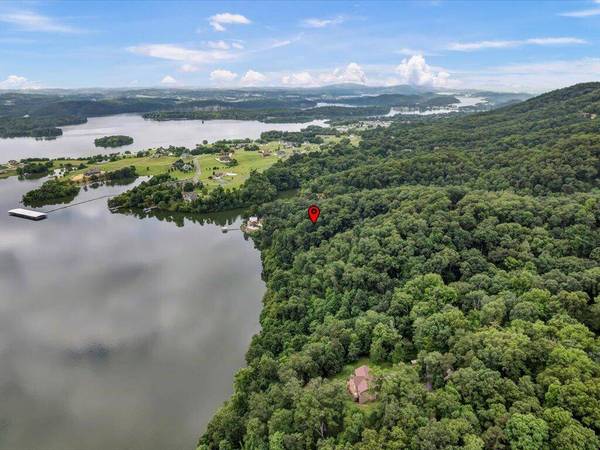 811 Wilderness DR, Mooresburg, TN 37811