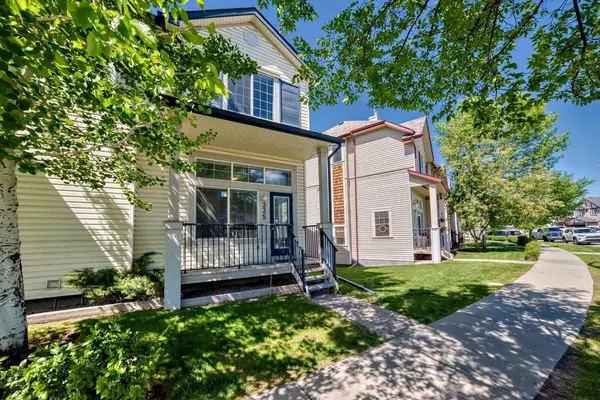 335 Copperfield BLVD SE, Calgary, AB T2Z 4Z4