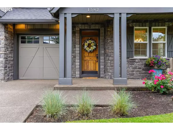 1582 S REDWOOD ST, Canby, OR 97013