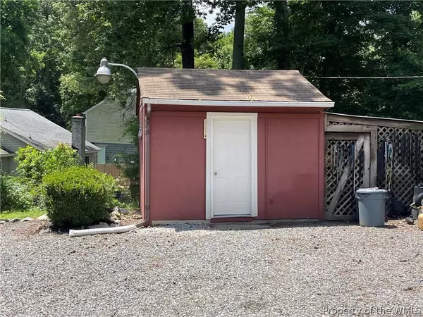 6404 Oak DR, Quinton, VA 23141