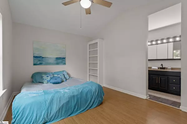 34 Forest Lake Drive, Simpsonville, SC 29681