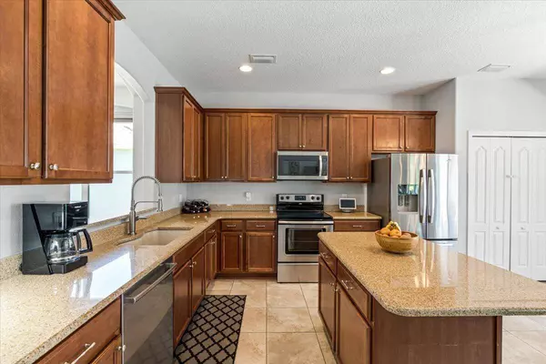 3698 Hollisten CIR, Melbourne, FL 32940