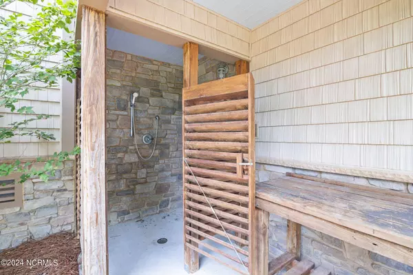 161 Cape Hatteras Point, Oriental, NC 28571