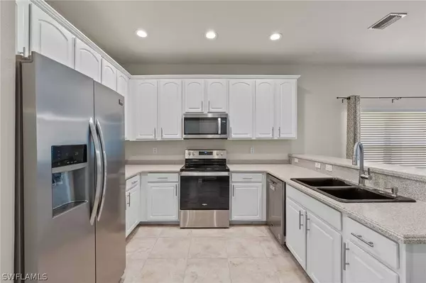 9150 Gladiolus Preserve CIR, Fort Myers, FL 33908