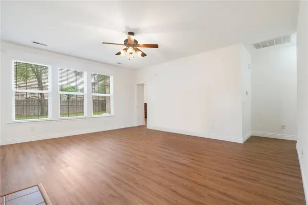 404 NW Saddlebrook Dr, Bentonville, AR 72712