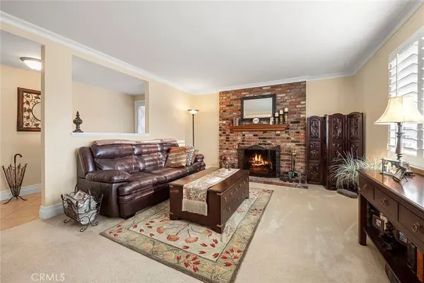 1517 E 19th ST, Santa Ana, CA 92705