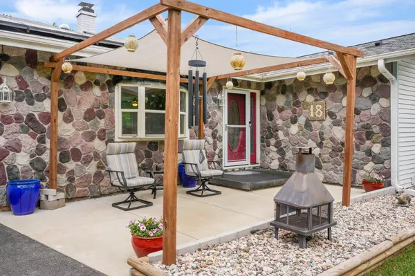 18 Coffey Circle, Madison, WI 53716