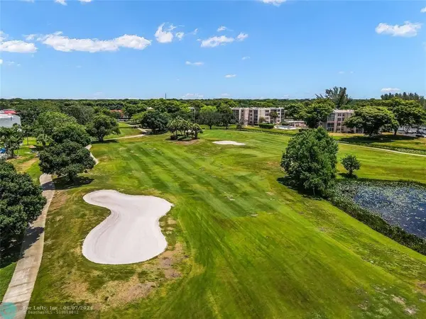 9421 Evergreen Pl  #106, Davie, FL 33324