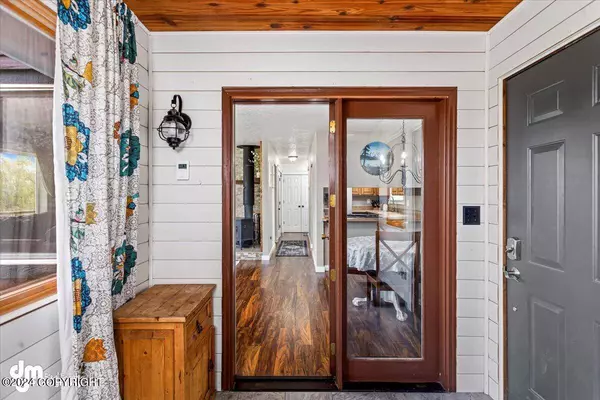 3825 E Palmdale DR, Wasilla, AK 99654