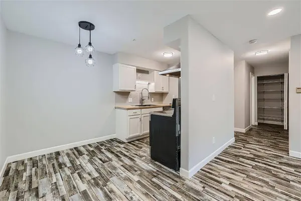 7412 W 22nd ST #214, Saint Louis Park, MN 55426