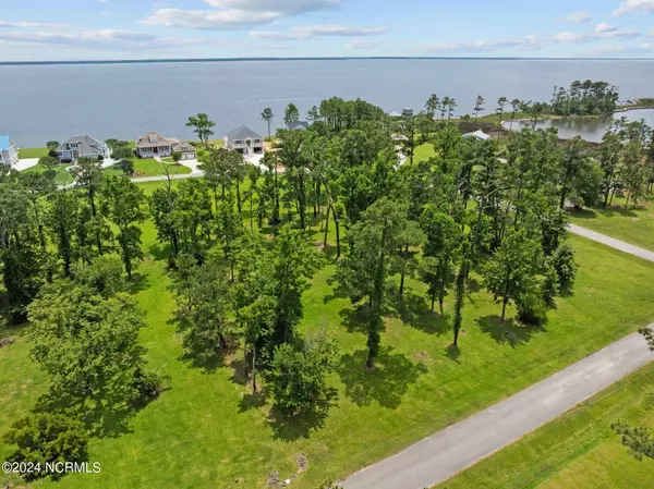4009 Tarpon Drive, Oriental, NC 28571