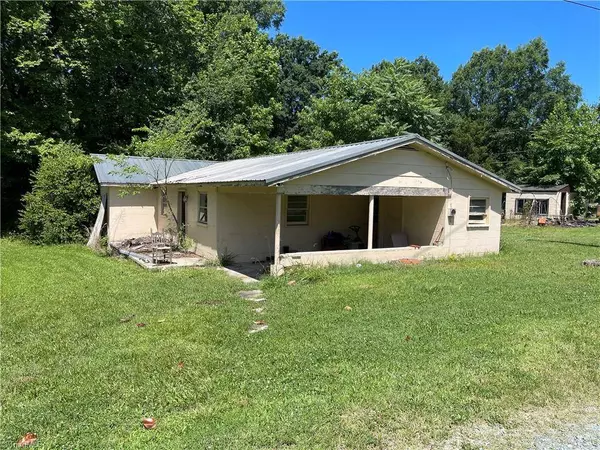 105 Young Hickory CT, Mcleansville, NC 27301