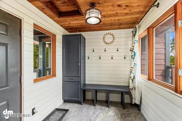 3825 E Palmdale DR, Wasilla, AK 99654