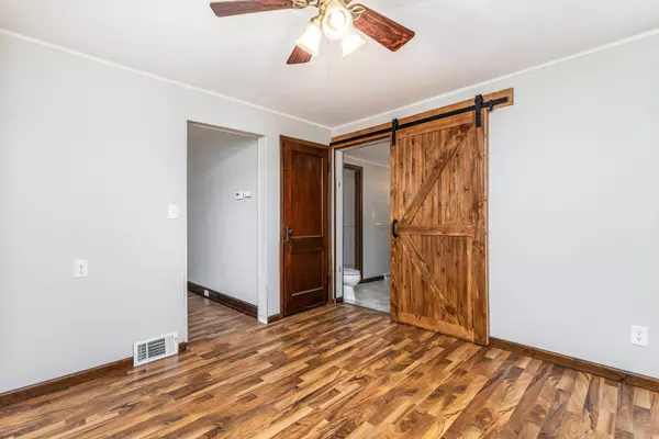 201 E Jefferson, Warren, IL 61087