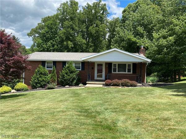 69639 Oxford DR, St. Clairsville, OH 43950