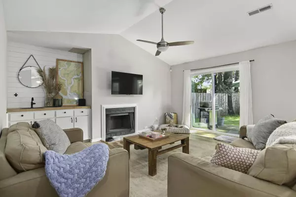 8210 Timberidge Ct, North Charleston, SC 29420