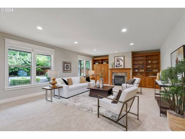 2013 FIELDS DR, West Linn, OR 97068