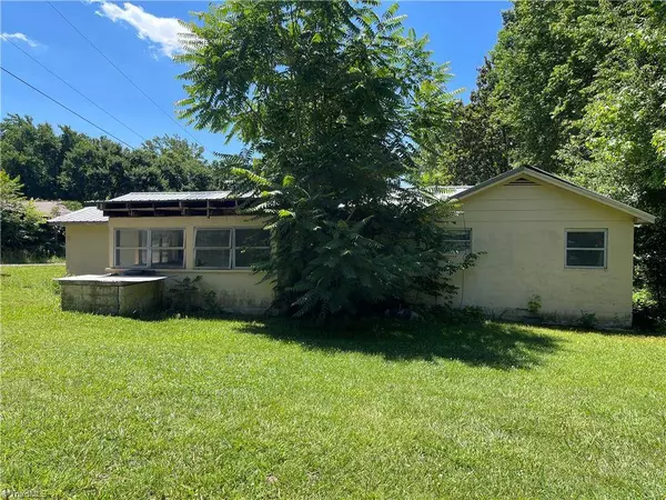 105 Young Hickory CT, Mcleansville, NC 27301