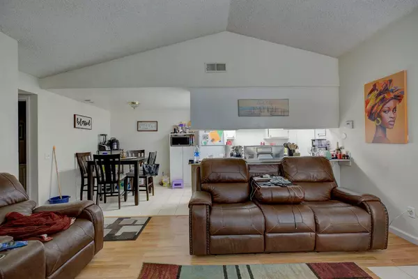 3439 Viking DR, Sacramento, CA 95827