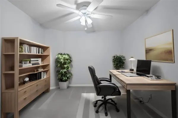 9540 CHARLESBERG DR, Tampa, FL 33635